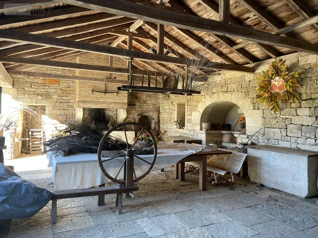 Propriete a vendre Latronquière 46210 Lot 46 226 m2 8 pièces 397200 euros 46030/PROP/531 018
