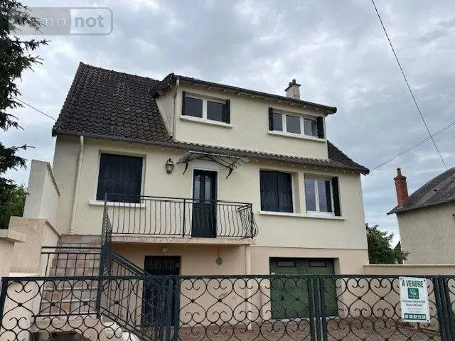 Maison a vendre Saint-Amand-Montrond 18200 Cher 18 117 m2 5 pièces 142400 euros 18022/797 001