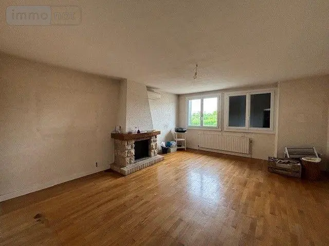Maison a vendre Saint-Amand-Montrond 18200 Cher 18 117 m2 5 pièces 142400 euros 18022/797 018