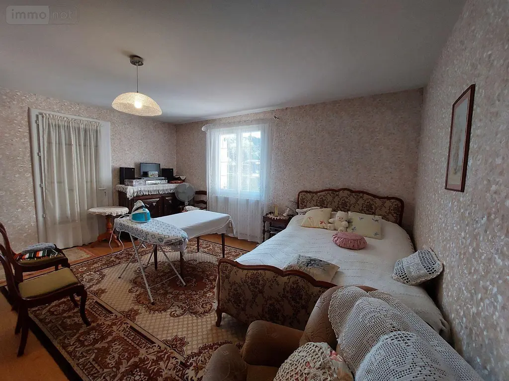 Viager maison Le Bugue 24260 Dordogne 24 114 m2 6 pièces 50000 euros 18113/108 013
