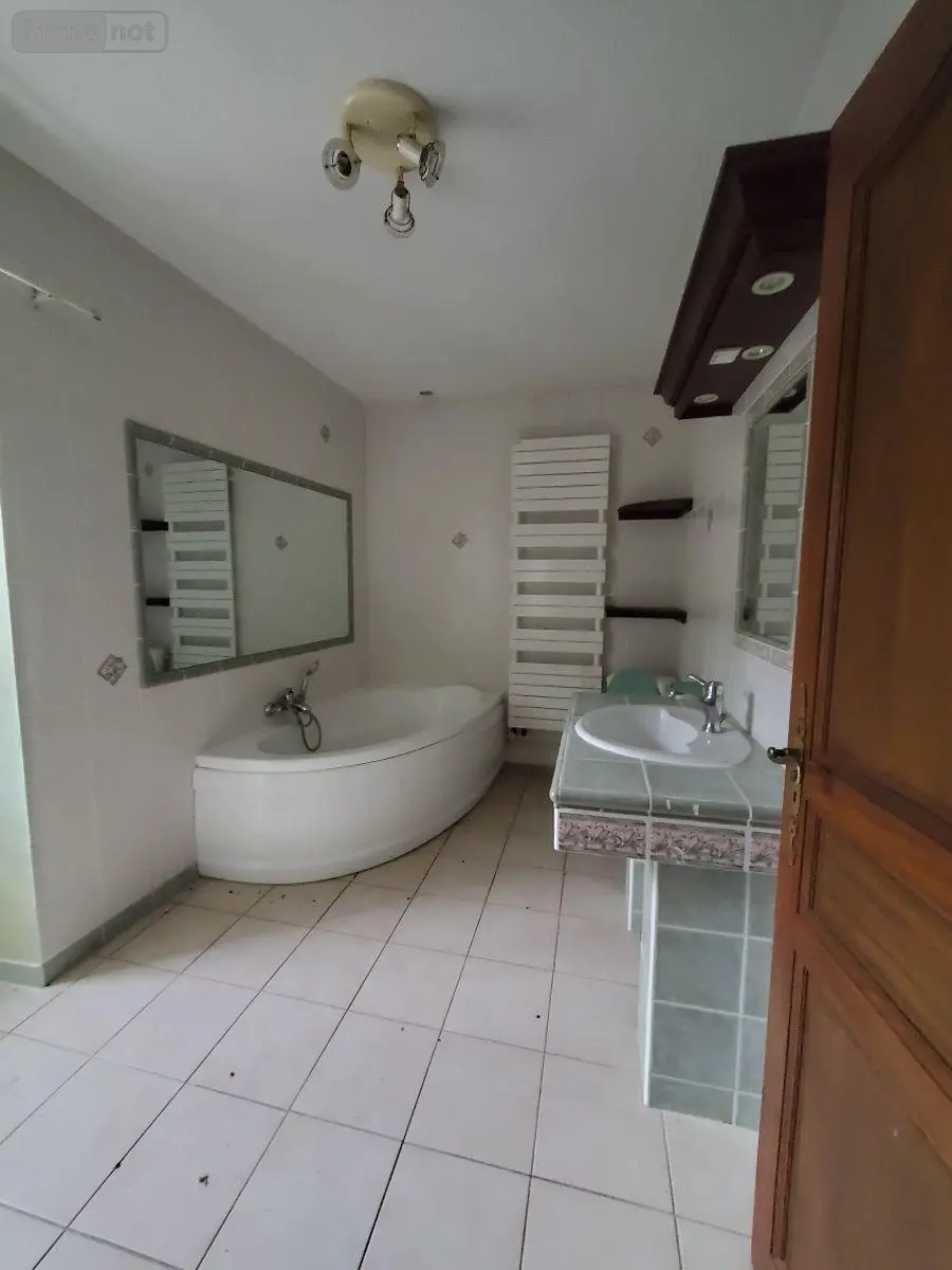 Immeuble de rapport a vendre Ahun 23150 Creuse 23 192 m2 174250 euros 10986/722 005