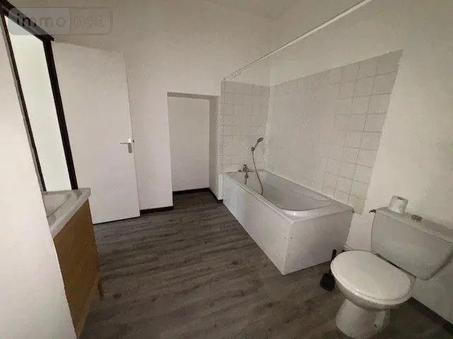 Appartement a vendre Saint-Amand-Montrond 18200 Cher 18 40 m2 1 pièce 37100 euros 18022/804 008