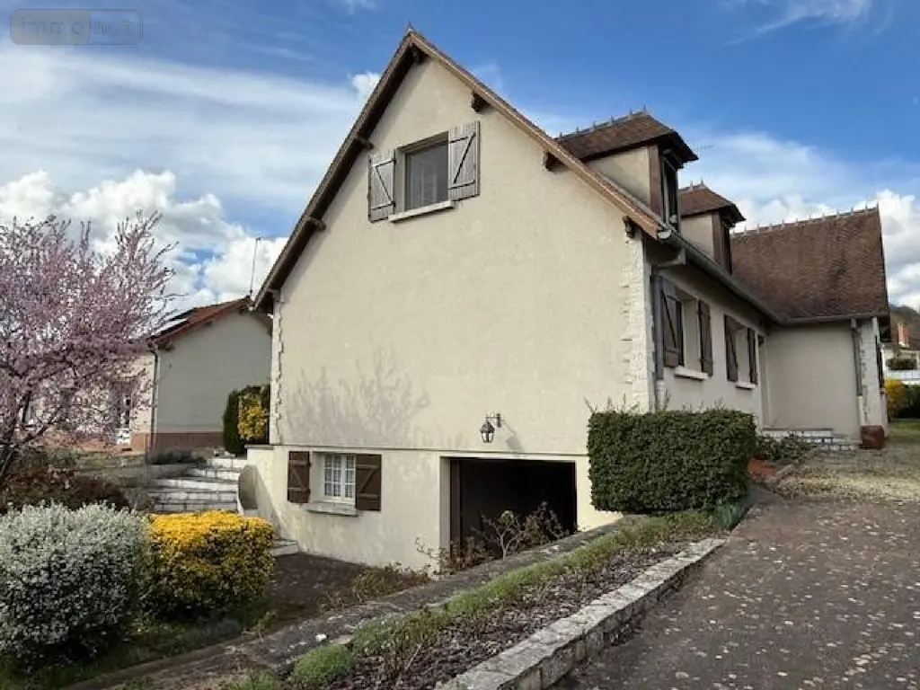 Maison a vendre Saint-Amand-Montrond 18200 Cher 18 135 m2 7 pièces 179850 euros 25042 002