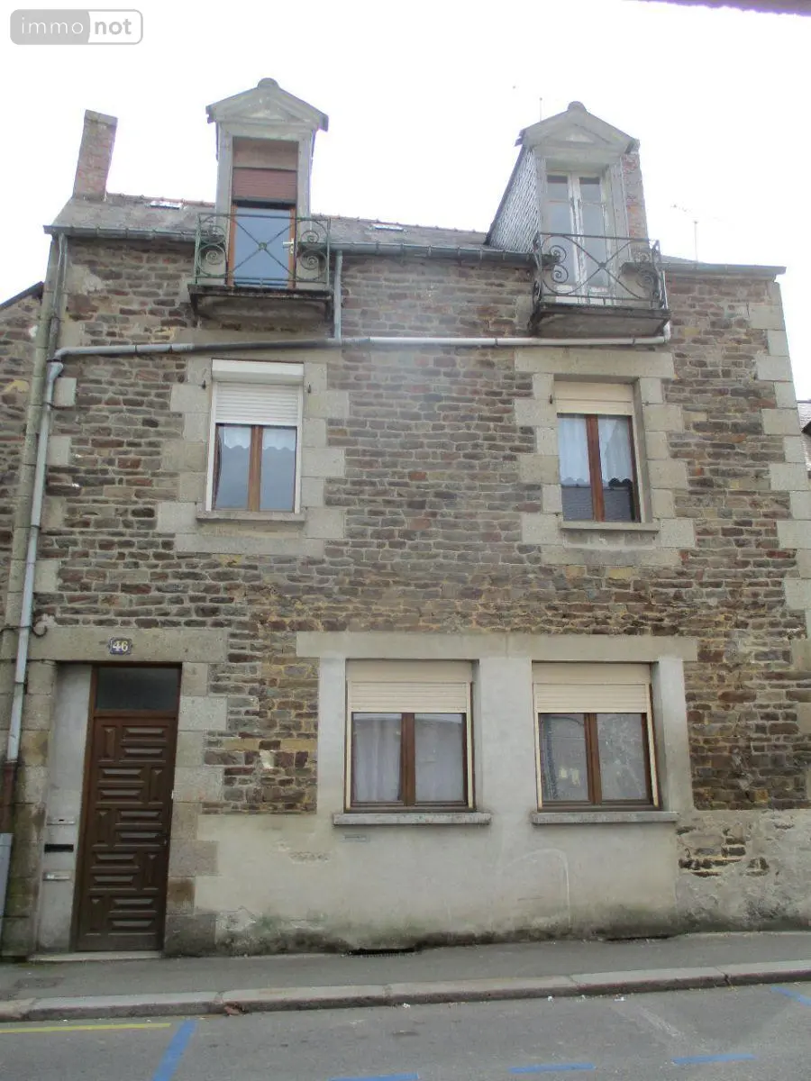 Immeuble de rapport a vendre Fougères 35300 Ille-et-Vilaine 35 185 m2 311880 euros 11737/734 001