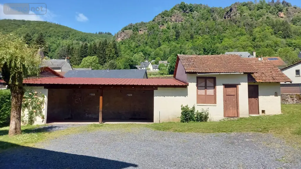 Maison a vendre Vic-sur-Cère 15800 Cantal 15 286 m2 268800 euros MG/2365 002