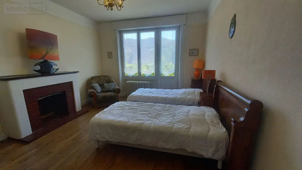 Maison a vendre Vic-sur-Cère 15800 Cantal 15 286 m2 268800 euros MG/2365 012