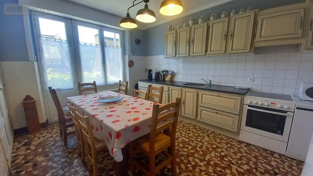 Maison a vendre Vic-sur-Cère 15800 Cantal 15 286 m2 268800 euros MG/2365 009