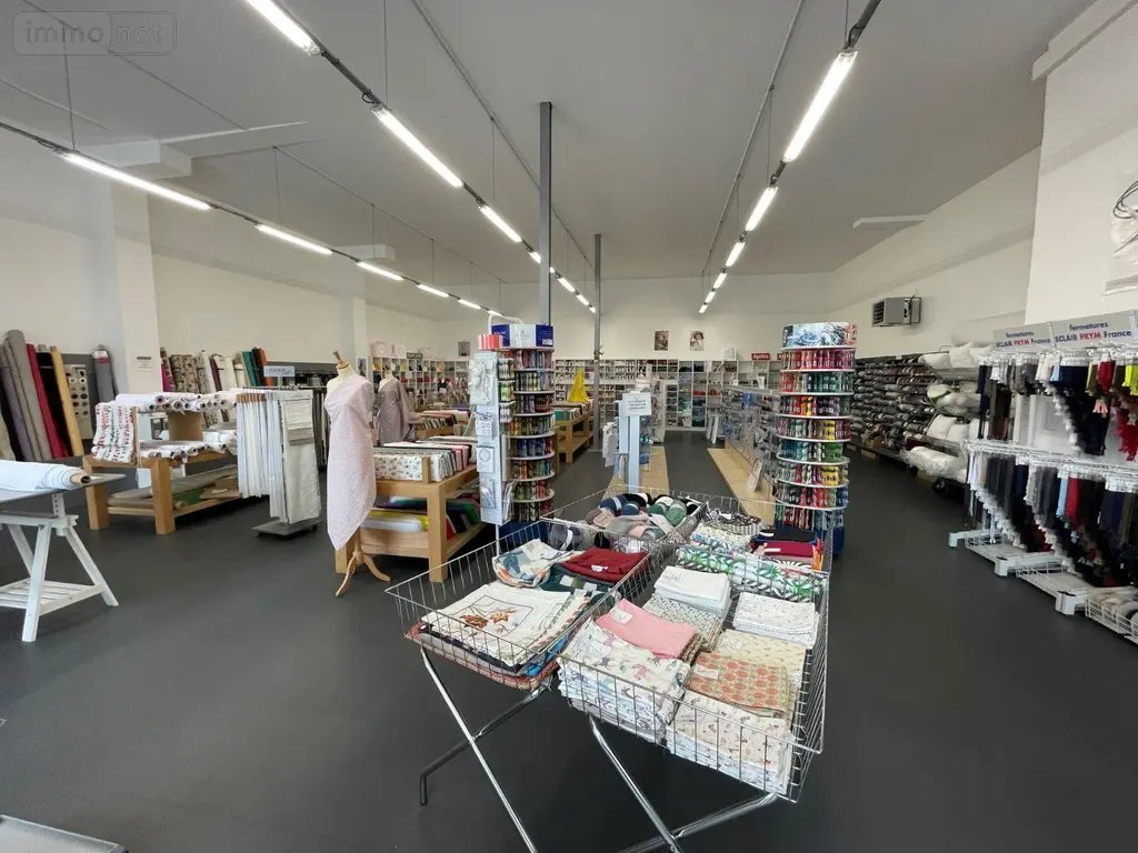 Fonds et murs commerciaux a vendre Eu 76260 Seine-Maritime 76 200 m2 2 pièces 90800 euros 76041/13 004