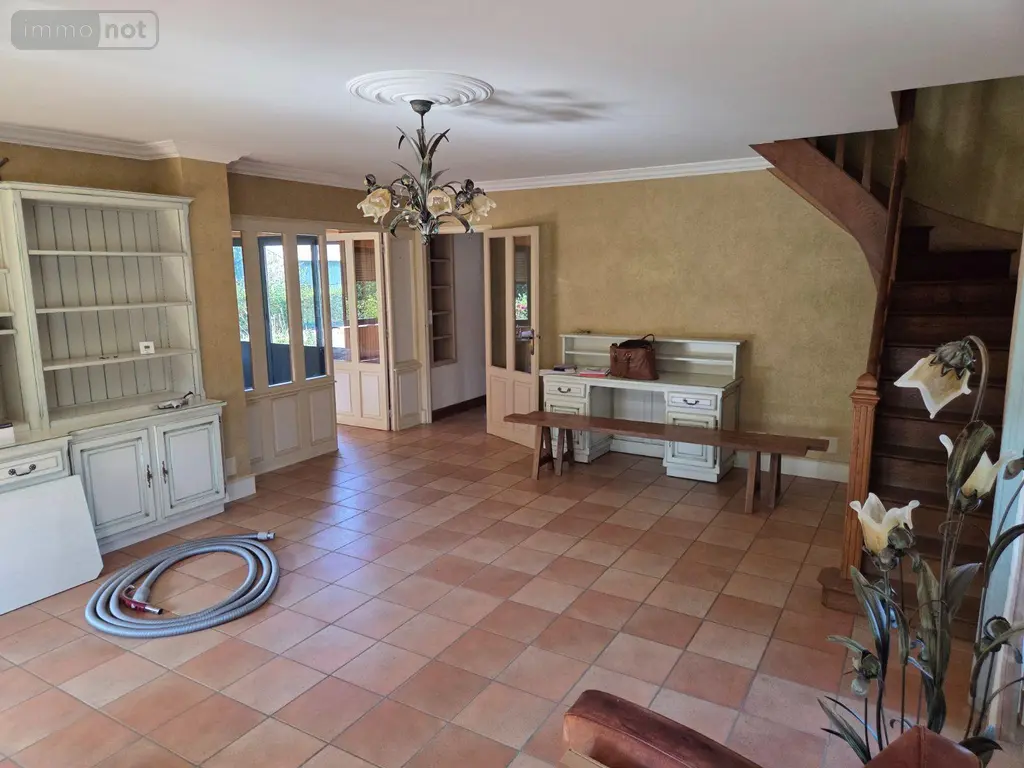 Propriete a vendre Ambrières-les-Vallées 53300 Mayenne 53 150 m2 6 pièces 205920 euros 53075/37 010