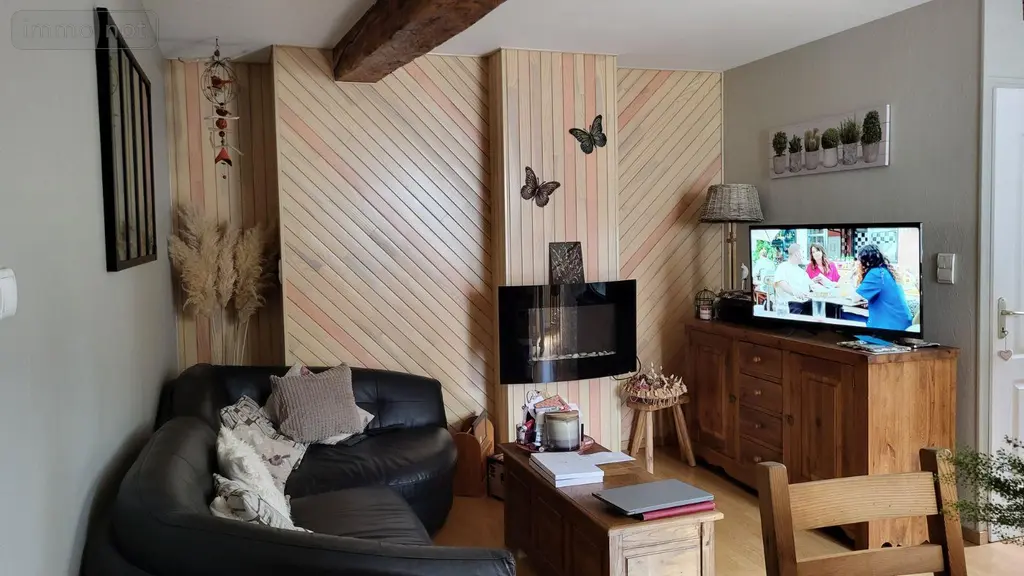 Immeuble de rapport a vendre Murat 15300 Cantal 15 71 m2 209300 euros FG/2378 015