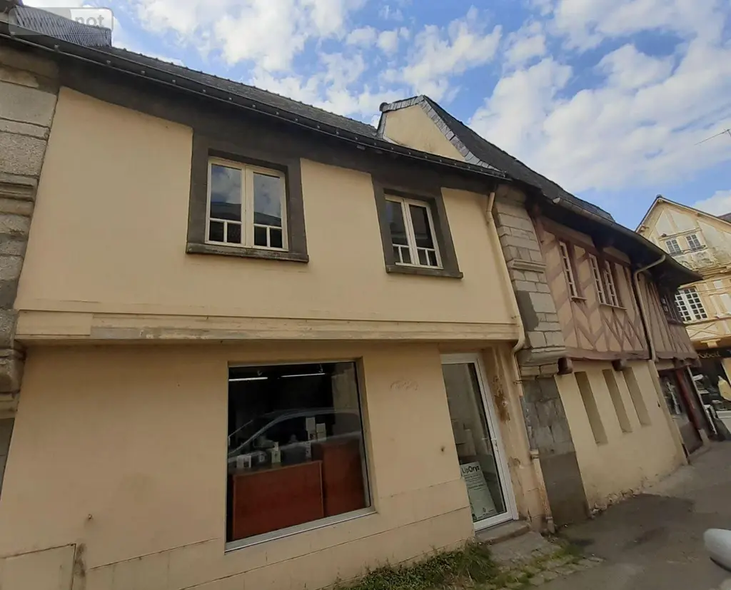 Immeuble de rapport a vendre Pontivy 56300 Morbihan 56 205 m2 3 pièces 194000 euros 063-420 003