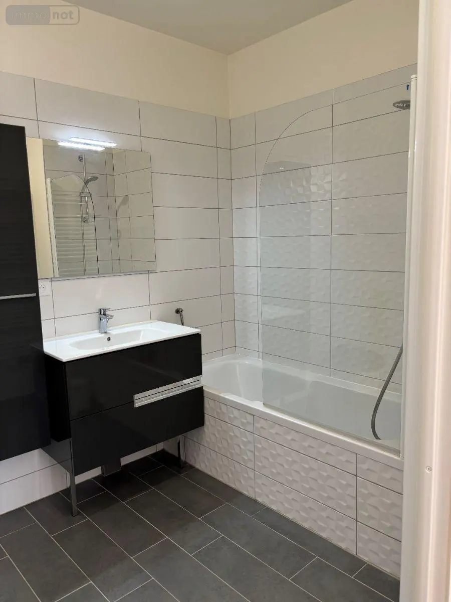Location appartement Bordeaux 33100 Gironde 33 61 m2 3 pièces 1319 euros 33145/APPT/1866 010