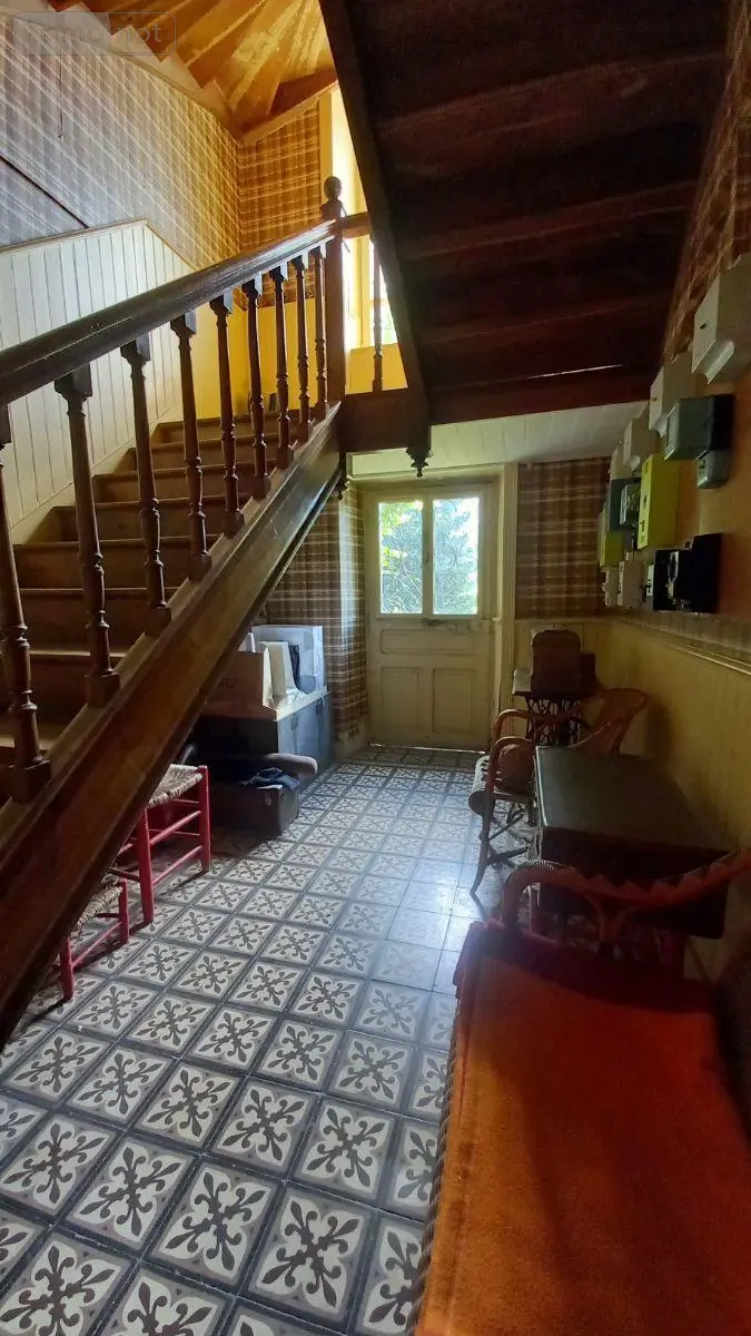 Maison a vendre Vic-sur-Cère 15800 Cantal 15 308 m2 138300 euros MG/2386 021