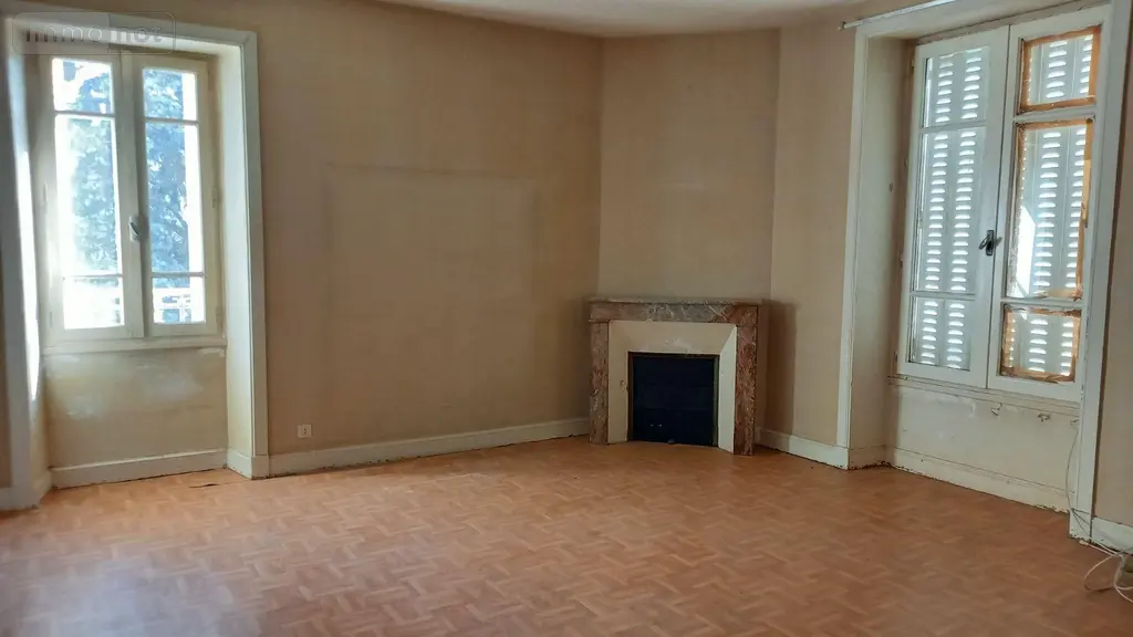 Maison a vendre Vic-sur-Cère 15800 Cantal 15 308 m2 138300 euros MG/2386 010