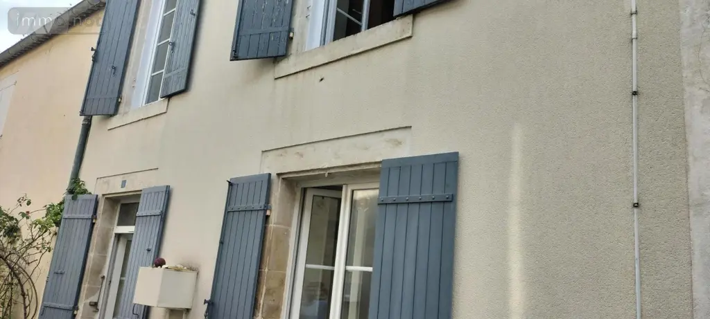 Immeuble de rapport a vendre Dampierre-sur-Boutonne 17470 Charente-Maritime 17 106 m2 147300 euros MR9819 013