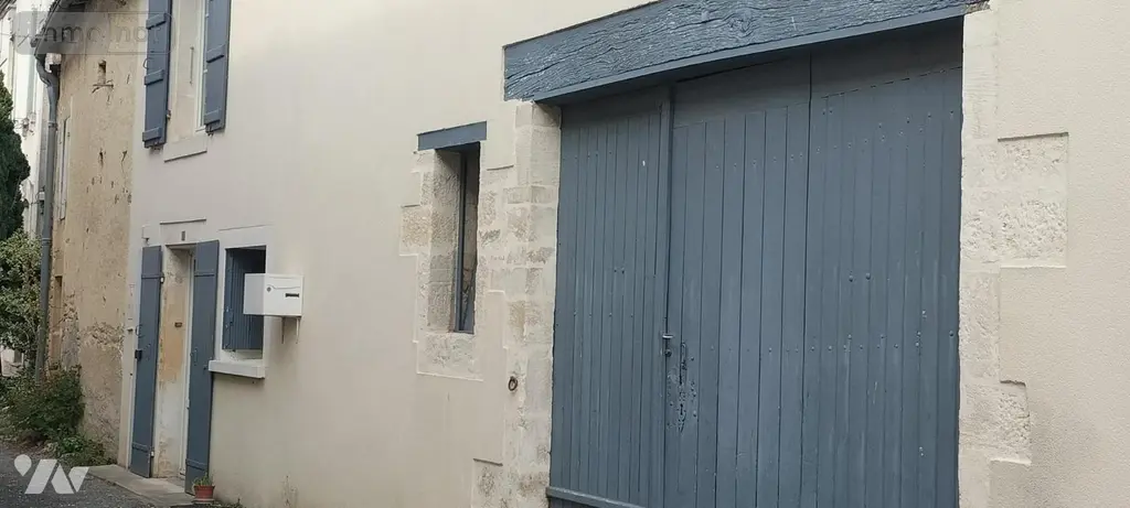 Immeuble de rapport a vendre Dampierre-sur-Boutonne 17470 Charente-Maritime 17 106 m2 147300 euros MR9819 001