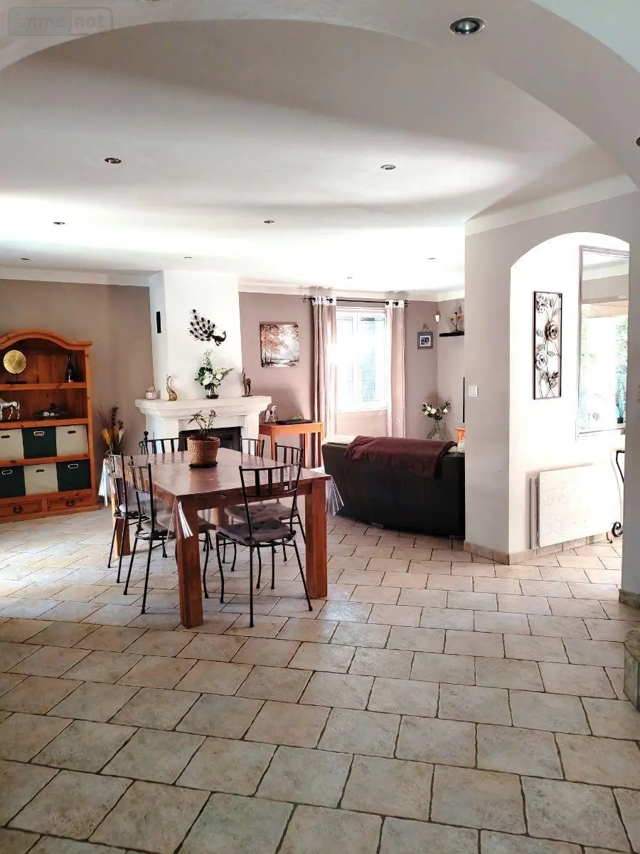 Maison a vendre Mouriès 13890 Bouches-du-Rhône 13 145 m2 7 pièces 859000 euros 075/178 006