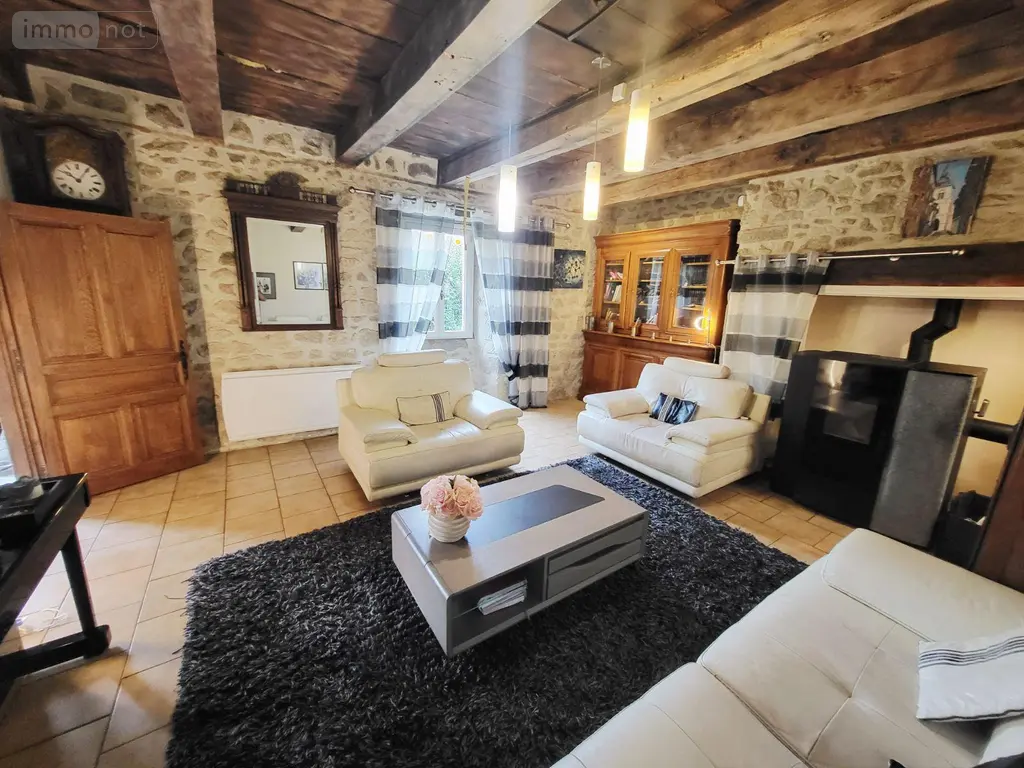 Propriete a vendre Saint-Exupéry-les-Roches 19200 Corrèze 19 148 m2 6 pièces 322400 euros UM 1290 004