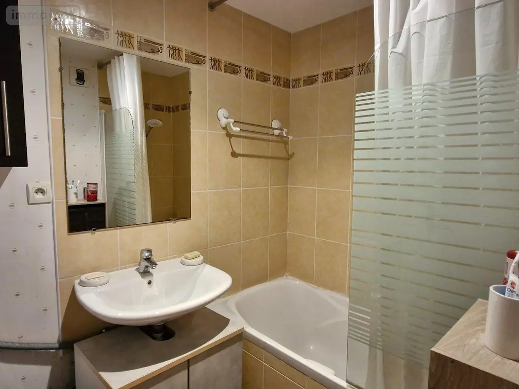 Appartement a vendre Noyal-sur-Vilaine 35530 Ille-et-Vilaine 35 64 m2 3 pièces 189688 euros 104-NR 005