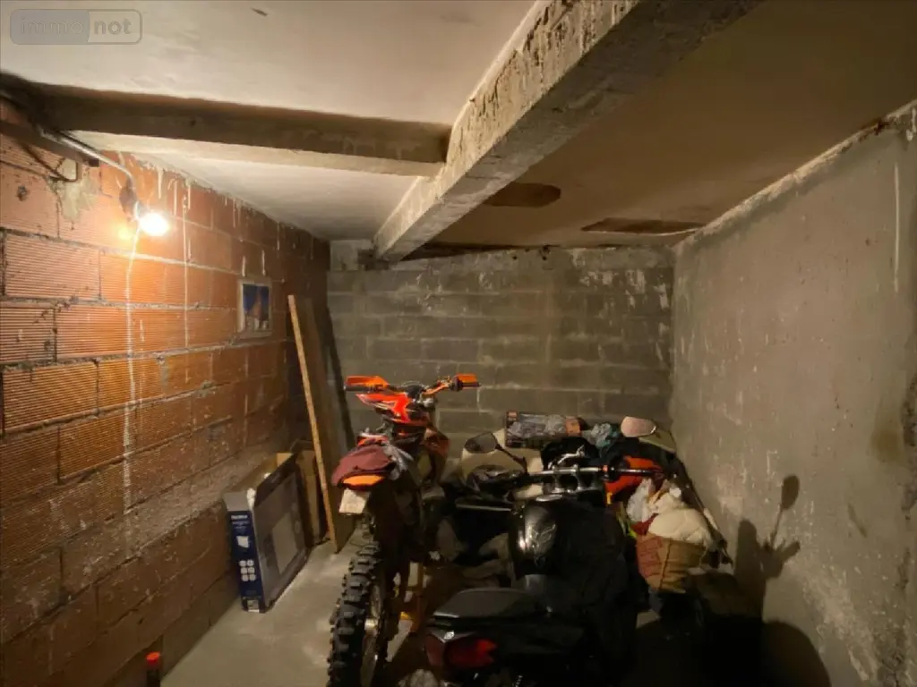 Garage et parking a vendre Aurillac 15000 Cantal 15 13 m2 1 pièce 13500 euros 15061-1033924 002