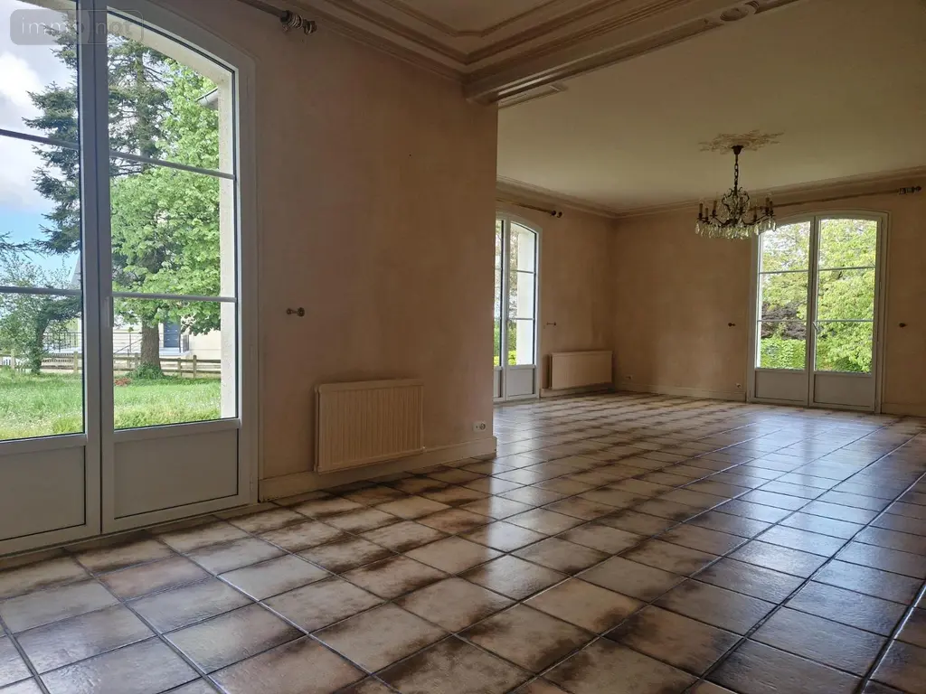 Location maison Châteaugiron 35410 Ille-et-Vilaine 35 134 m2 5 pièces 1050 euros LOC 36 004