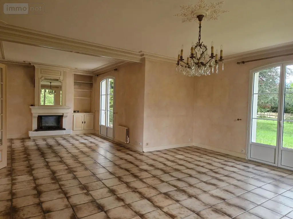 Location maison Châteaugiron 35410 Ille-et-Vilaine 35 134 m2 5 pièces 1050 euros LOC 36 005