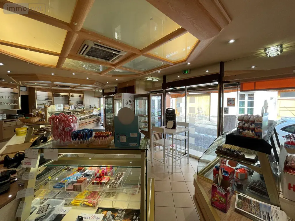 Fonds et murs commerciaux a vendre Eu 76260 Seine-Maritime 76 240 m2 397000 euros 76041/63 002