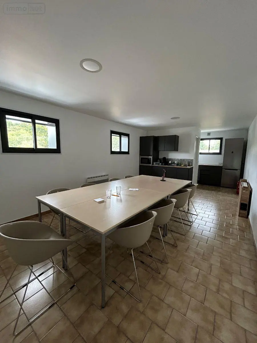 Location fonds et murs commerciaux Les Authieux-sur-le-Port-Saint-Ouen 76520 Seine-Maritime 76 190 m2 9 pièces 3500 euros 14131/932 006