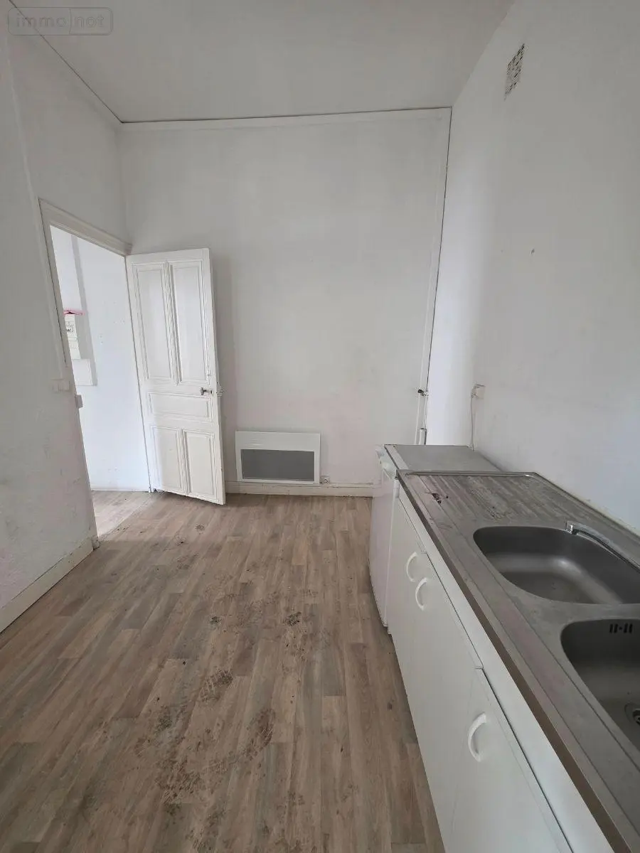 Immeuble de rapport a vendre Angers 49000 Maine-et-Loire 49 242 m2 16 pièces 572000 euros 49115/IMM/509 010
