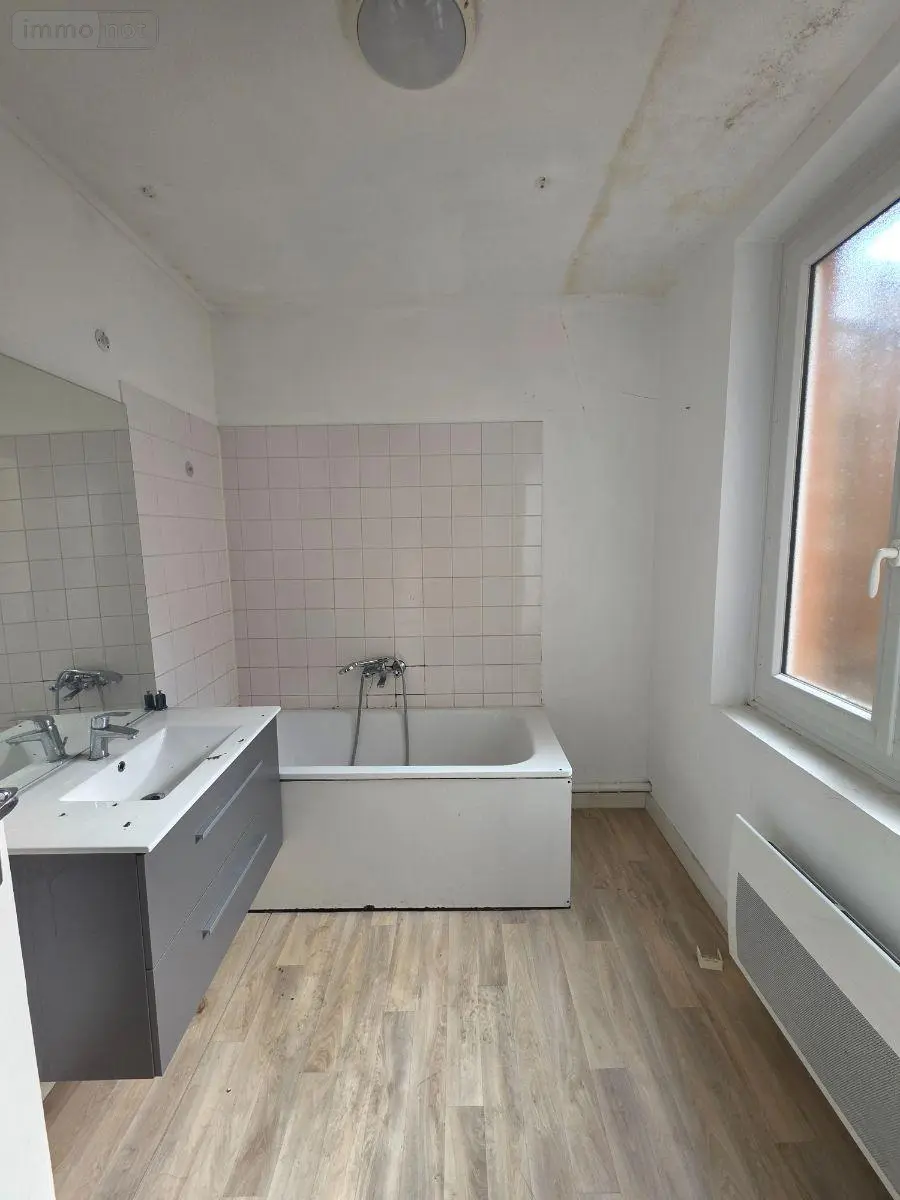 Immeuble de rapport a vendre Angers 49000 Maine-et-Loire 49 242 m2 16 pièces 572000 euros 49115/IMM/509 011