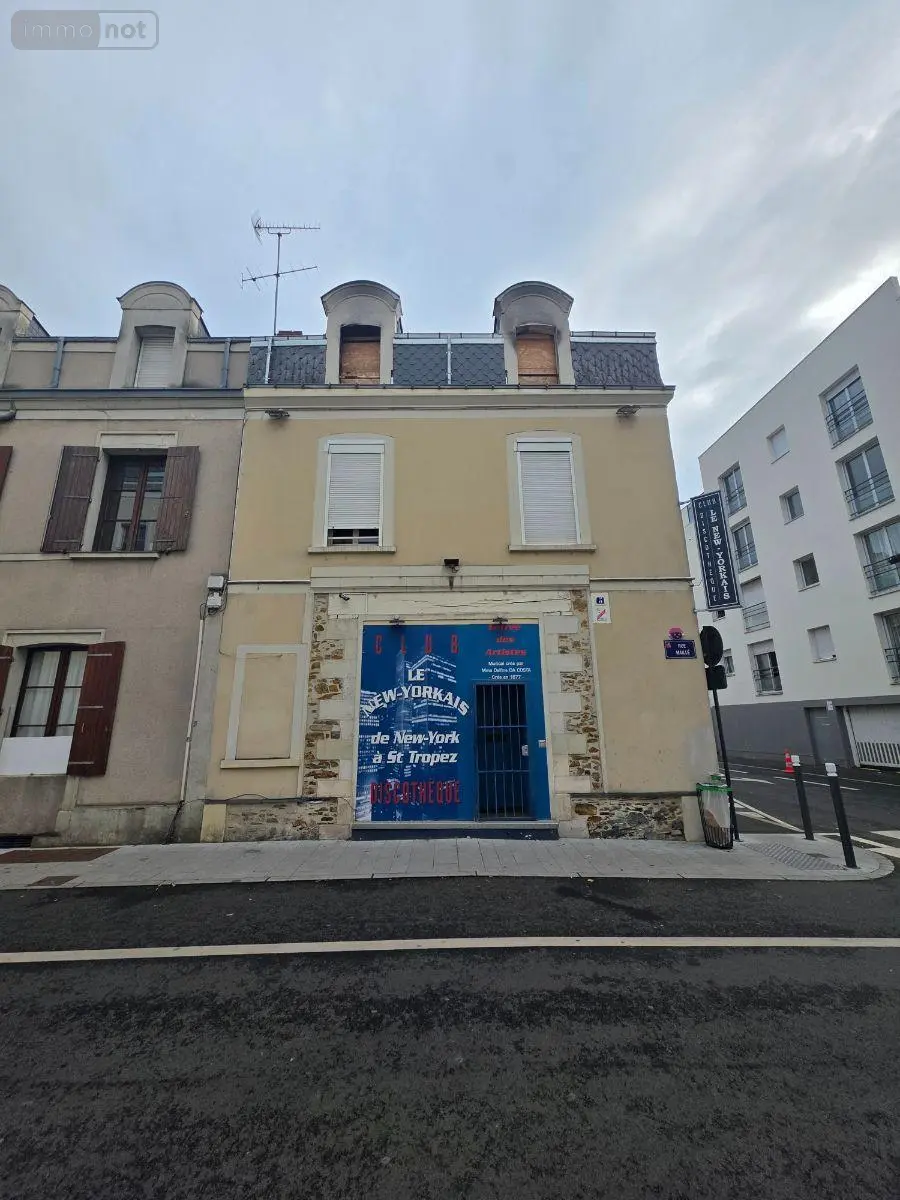 Immeuble de rapport a vendre Angers 49000 Maine-et-Loire 49 242 m2 16 pièces 572000 euros 49115/IMM/509 007