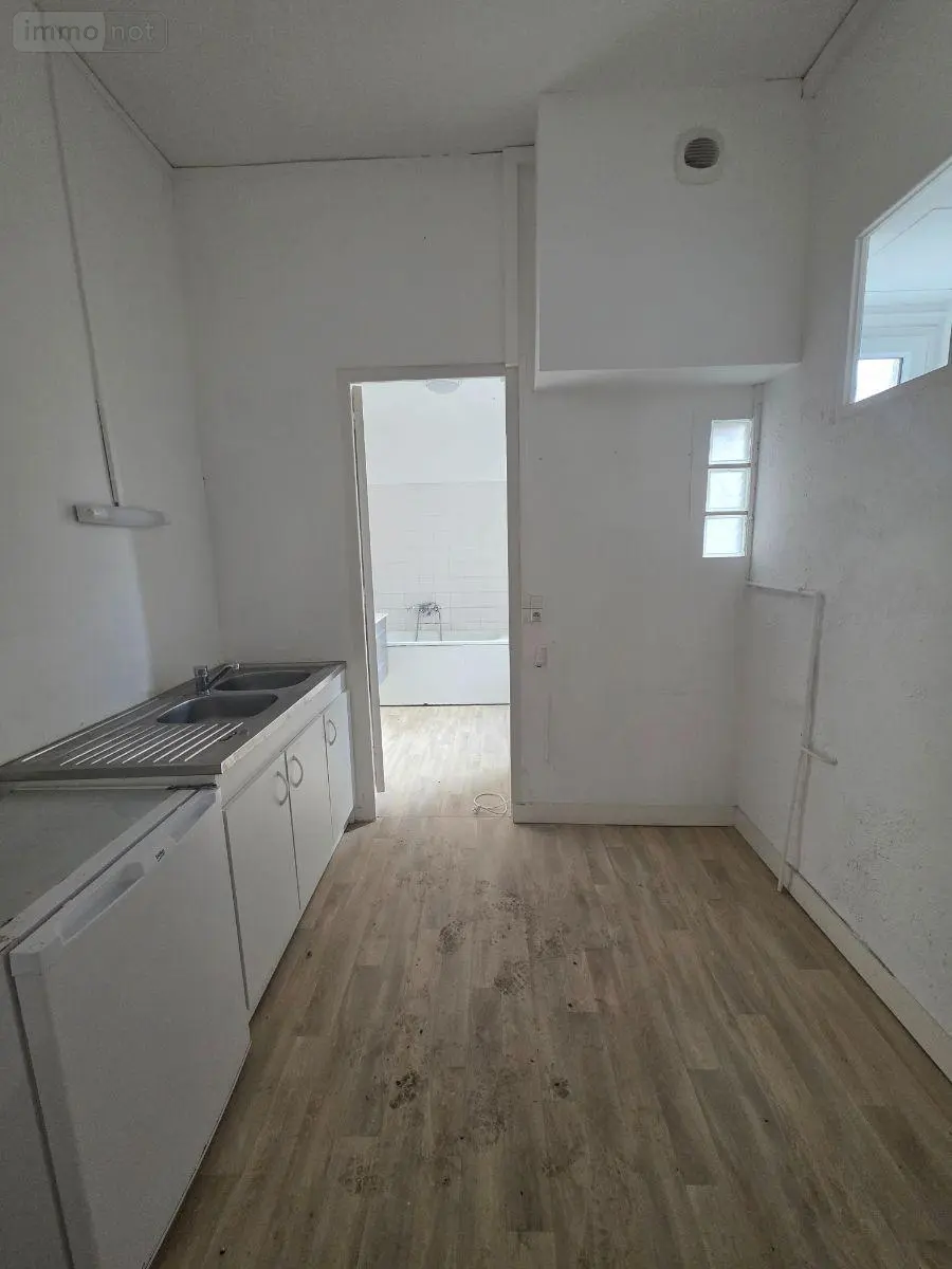 Immeuble de rapport a vendre Angers 49000 Maine-et-Loire 49 242 m2 16 pièces 572000 euros 49115/IMM/509 015