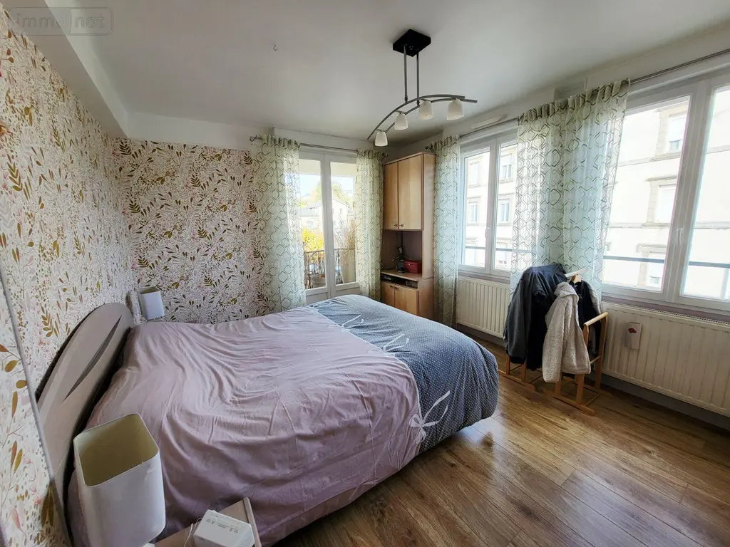 Immeuble de rapport a vendre Ussel 19200 Corrèze 19 273 m2 11 pièces 198500 euros UM 1299 008