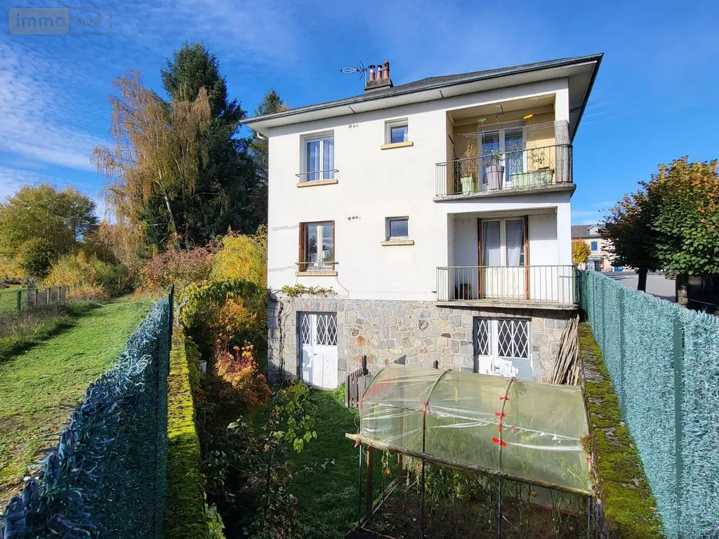 Immeuble de rapport a vendre Ussel 19200 Corrèze 19 273 m2 11 pièces 198500 euros UM 1299 017
