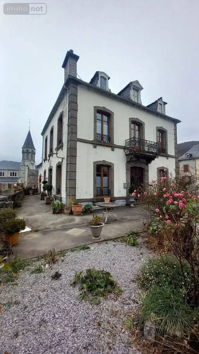 Maison a vendre Condat 15190 Cantal 15 164 m2 195000 euros FG/2444 028