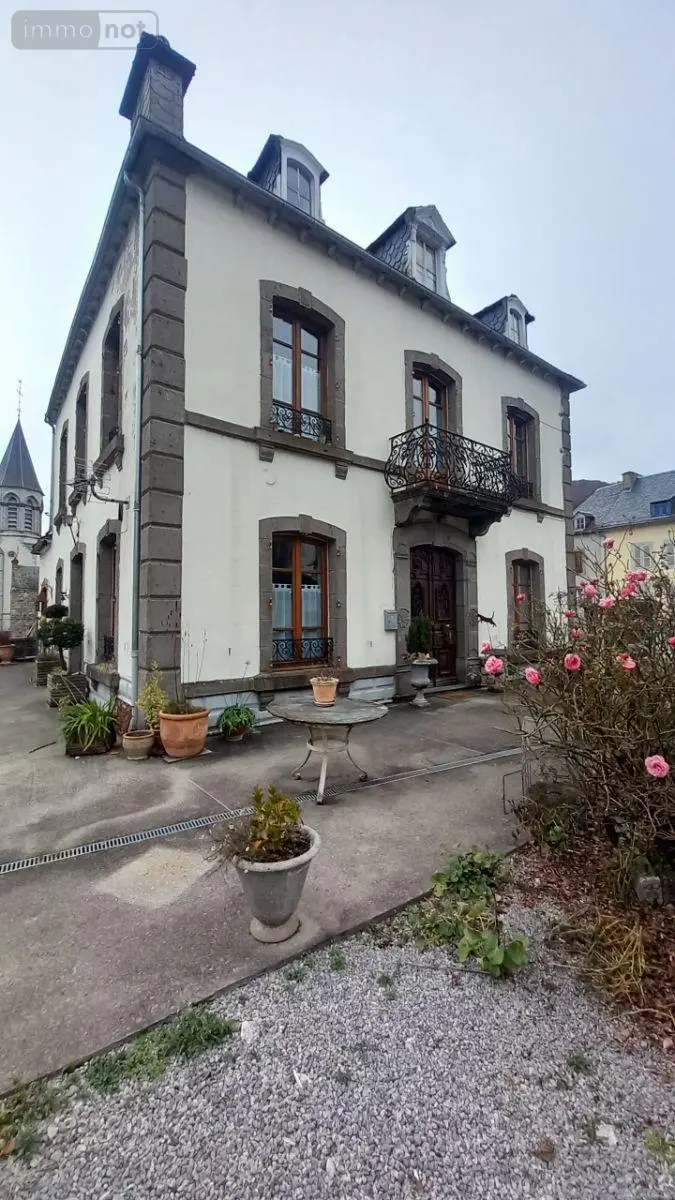 Maison a vendre Condat 15190 Cantal 15 164 m2 195000 euros FG/2444 001