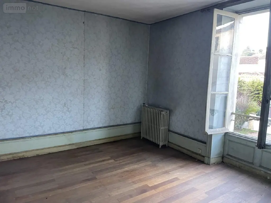 Immeuble de rapport a vendre Javerlhac-et-la-Chapelle-Saint-Robert 24300 Dordogne 24 306 m2 9 pièces 192600 euros 077/1570 007