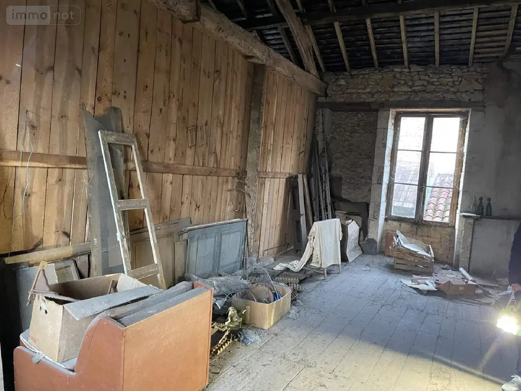 Immeuble de rapport a vendre Javerlhac-et-la-Chapelle-Saint-Robert 24300 Dordogne 24 306 m2 9 pièces 192600 euros 077/1570 025