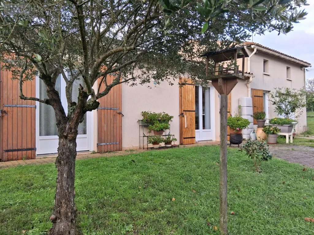 Maison a vendre Saint-Bonnet-sur-Gironde 17150 Charente-Maritime 17 118 m2 5 pièces 164300 euros 33082/341 008