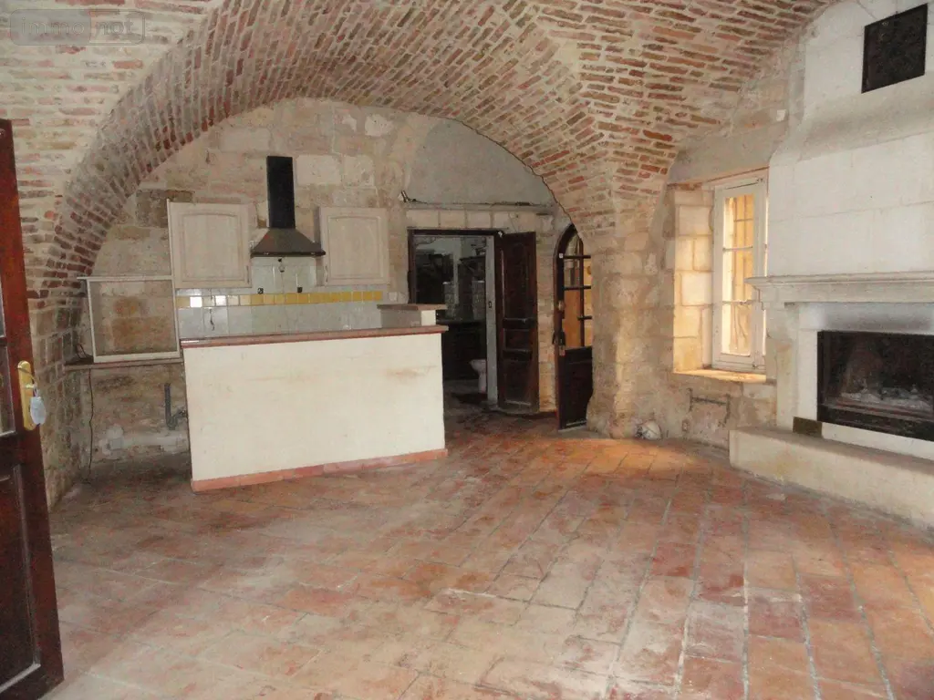 Immeuble de rapport a vendre Saint-Gilles 30800 Gard 30 578 m2 199280 euros 11411/436 018