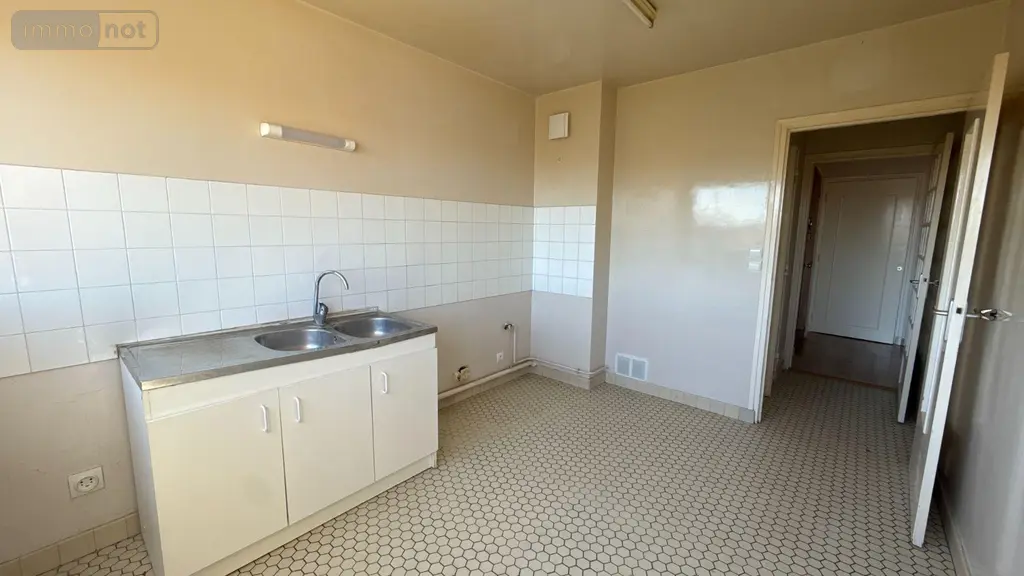 Appartement a vendre Châlons-en-Champagne 51000 Marne 51 94 m2 5 pièces 119000 euros 51001-136 009