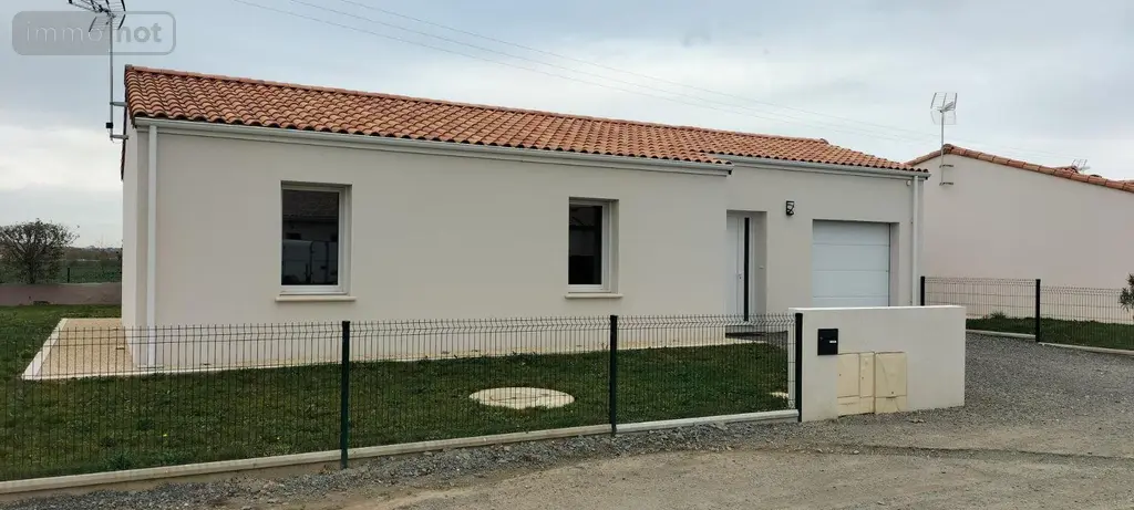 Maison a vendre La Crèche 79260 Deux-Sèvres 79 105 m2 4 pièces 299900 euros 14063 002