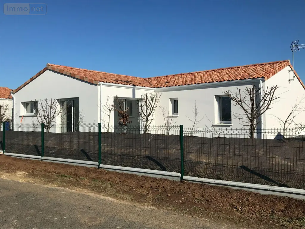 Maison a vendre La Crèche 79260 Deux-Sèvres 79 105 m2 4 pièces 299900 euros 14063 003