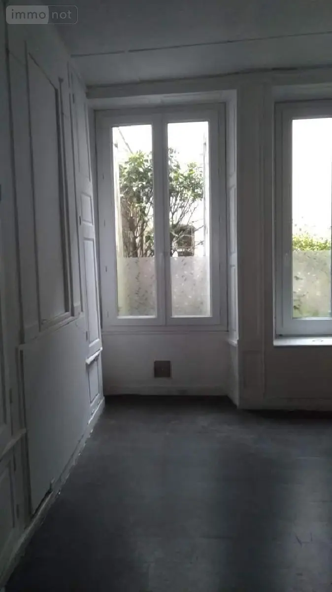 Location fonds et murs commerciaux Beaugency 45190 Loiret 45 52 m2 2 pièces 400 euros 091/1420 009