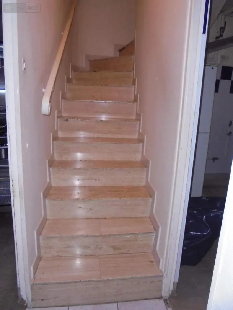 Fonds et murs commerciaux a vendre Beaugency 45190 Loiret 45 203 m2 9 pièces 168200 euros 091/1506 011