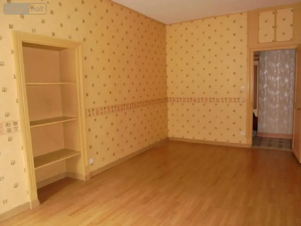 Fonds et murs commerciaux a vendre Beaugency 45190 Loiret 45 203 m2 9 pièces 168200 euros 091/1506 016
