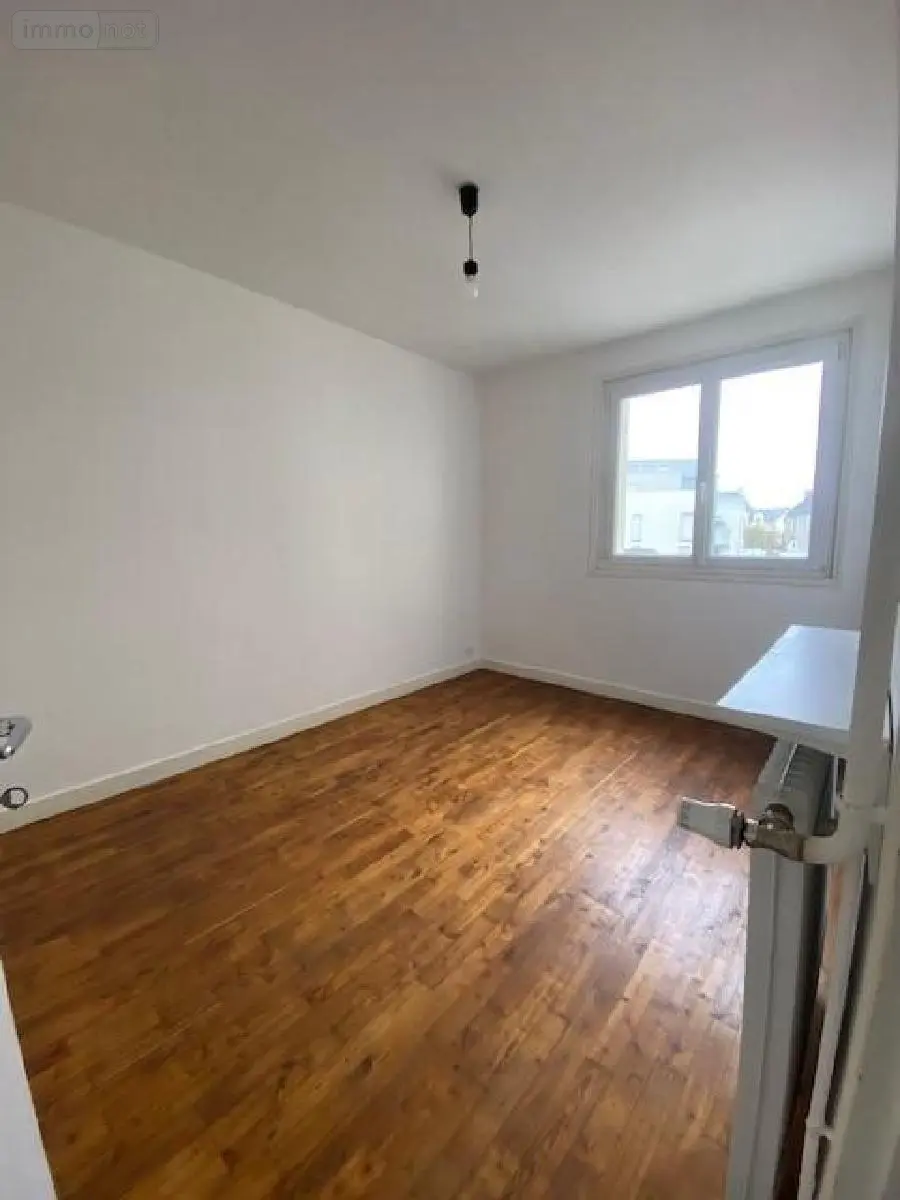 Location appartement Rennes 35000 Ille-et-Vilaine 35 57 m2 3 pièces 750 euros 105/1894 002