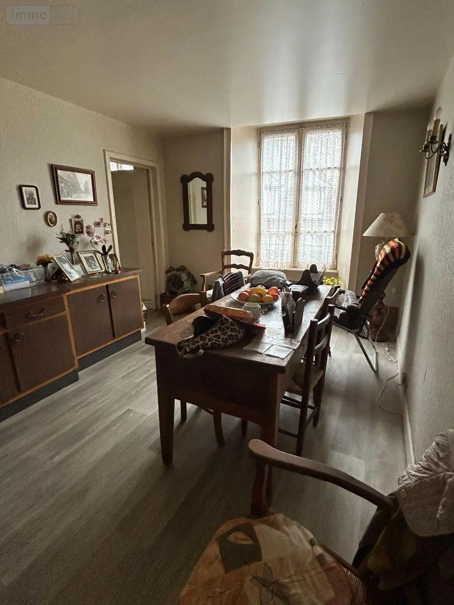 Immeuble de rapport a vendre Mauriac 15200 Cantal 15 153700 euros 15060/1238 010