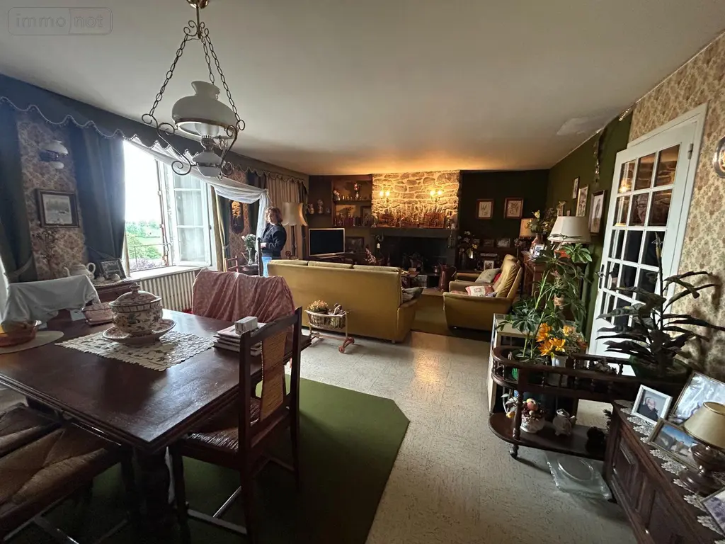 Immeuble de rapport a vendre Mauriac 15200 Cantal 15 153700 euros 15060/1238 009