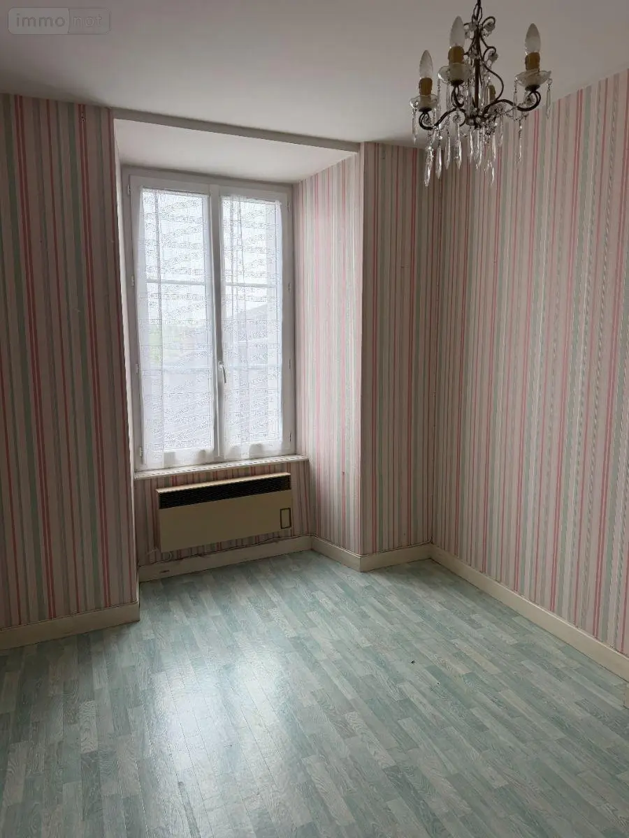 Immeuble de rapport a vendre Mauriac 15200 Cantal 15 153700 euros 15060/1238 012
